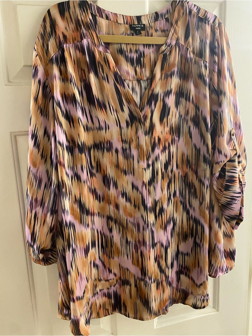 TORRID 4 4x Flowy Unique Colorway Shirt